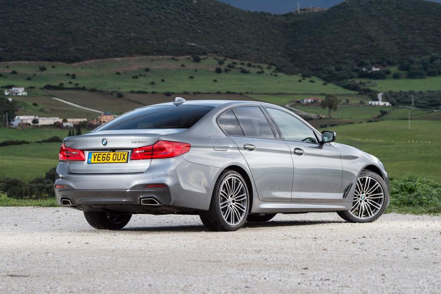  BMW 520d Sedan M Sport 2017 года  (UK) (фото 26 из 40)